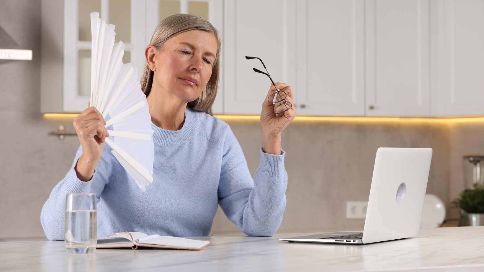 Opvliegers bij vrouwen: Wat zijn ze en wat helpt er tegen?