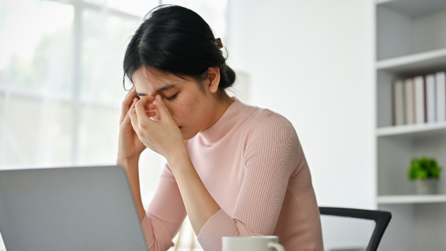 PMS klachten en hoe ze het dagelijkse leven beïnvloeden