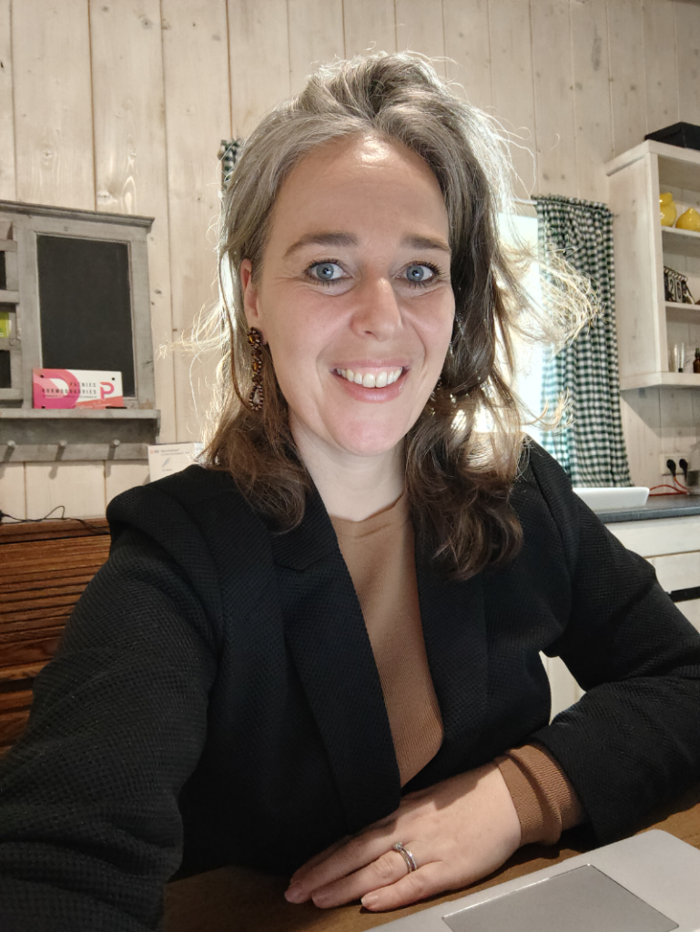 Als hormooncoach help ik vrouwen hun hormonale chaos te herstellen