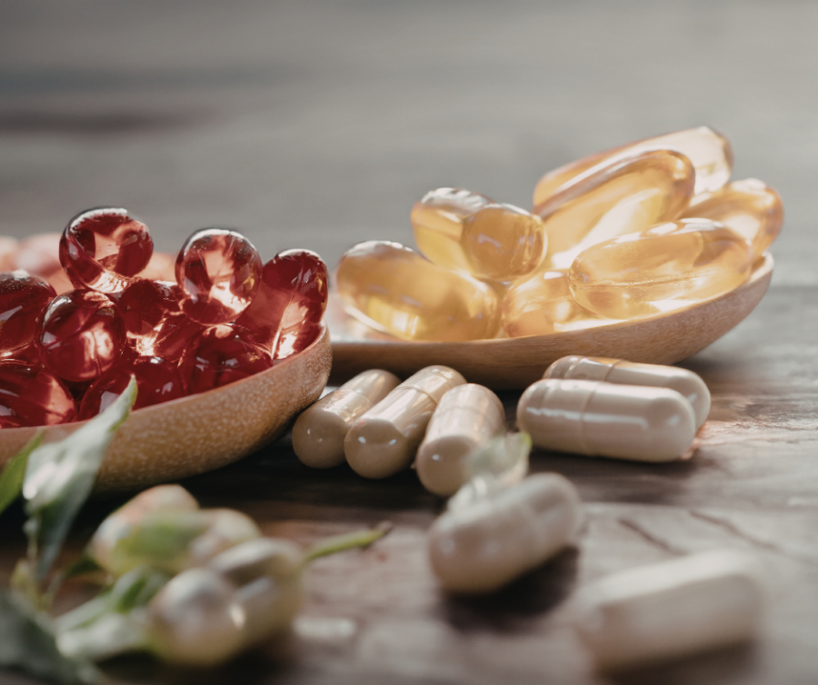 Supplementen zoals magnesium en vitamines bij hormonale klachten